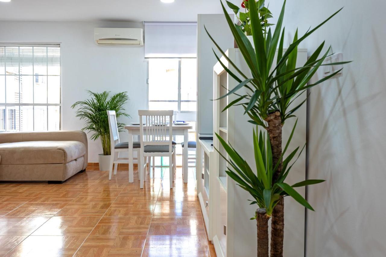 Charming 2 Bedroom Apartment At Triana Center By Oui Sevilla Eksteriør bilde